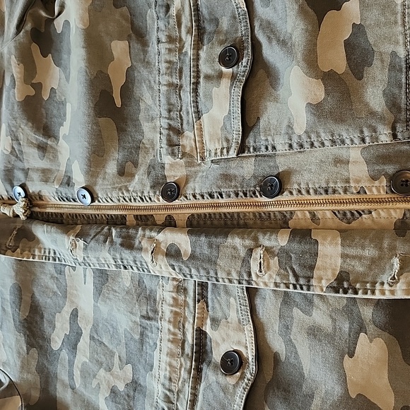 Women's size S Lucky Brand Camouflage Jacket W/Drawstring And Hood - Picture 7 of 10